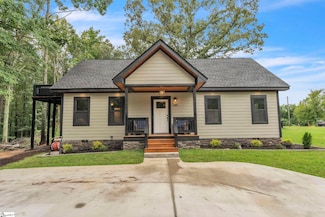 160 Hunnicutt Ln, Kinards, SC 29355