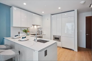 133 Seaport Blvd Unit 1801, Boston, MA 02210