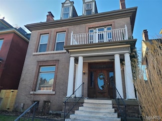 3532 Victor St, Saint Louis, MO 63104