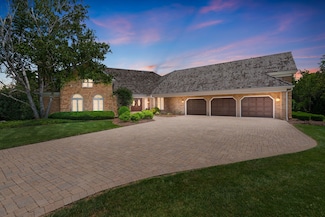 1003 Midwest Club Pkwy, Oak Brook, IL 60523