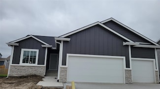 3231 NW 27th Cir, Ankeny, IA 50023