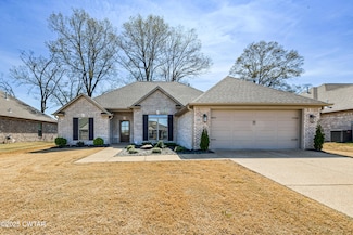 144 Gatewick Dr, Jackson, TN 38305