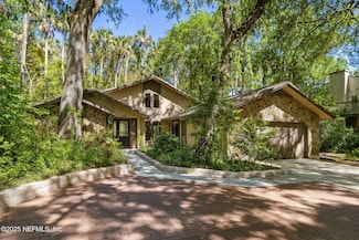 1875 Live Oak Ln, Atlantic Beach, FL 32233