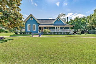 221 S Live Oak St, Geneva, AL 36340