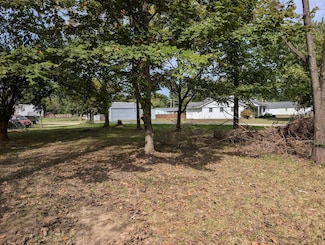 1st Street SE, Linton, IN 47441