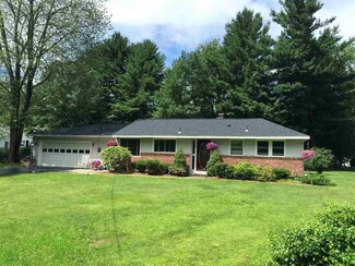 37 E Wiggand Dr, Glenmont, NY 12077