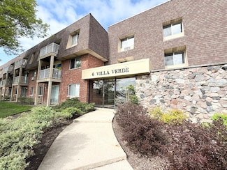 6 Villa Verde Dr Unit 102, Buffalo Grove, IL 60089
