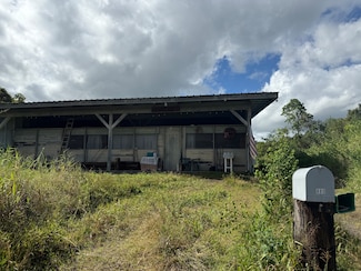 880 Ainalako Rd, Hilo, HI 96720