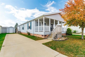 11160 Chestnut Run Ct, South Lyon, MI 48178