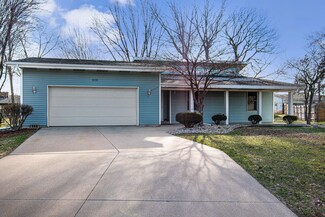 806 S Meadow Ct, Holland, MI 49423