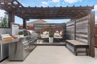 9001 Bronze Meadow Dr, Fort Worth, TX 76131