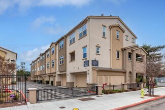 13 Lisbon Ln, Redwood City, CA 94063