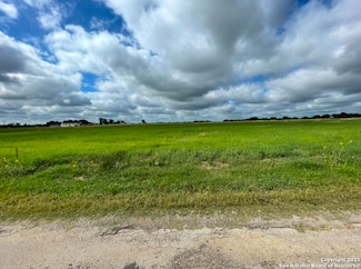 1369 County Road 664, Devine, TX 78016