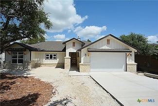 1513 Redwood Rd, Canyon Lake, TX 78623