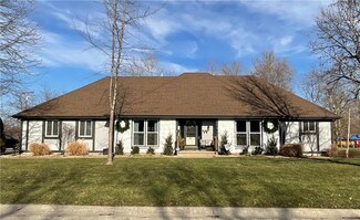 212 Carol Ln, Cameron, MO 64429