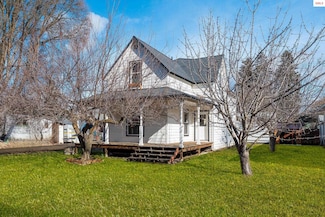 7157 Oak St, Bonners Ferry, ID 83805