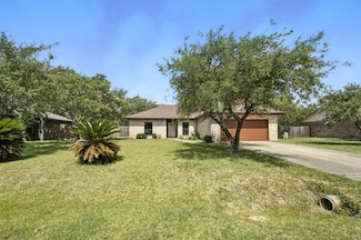 829 Redwood Ave, Rockport, TX 78382