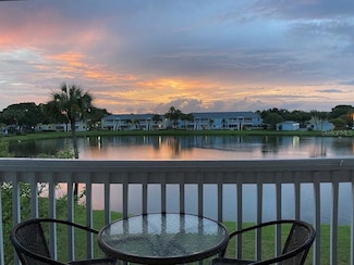 149 Sea Horse Dr SE Unit F, Saint Petersburg, FL 33705