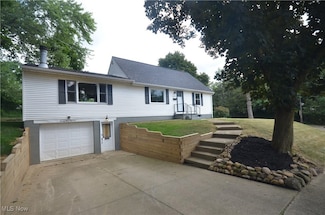 2455 Scotland Dr, Akron, OH 44305