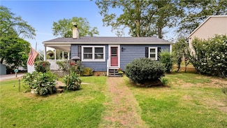 41 Pettaquamscutt Lake Rd, Saunderstown, RI 02874