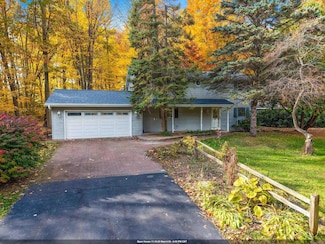 3683 Austrian Ln, Suamico, WI 54313