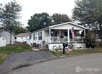 112 Allen Ct, Spotswood, NJ 08884