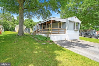 33 Opal Dr, Lititz, PA 17543