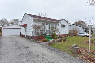 2013 N Mcaree Rd, Waukegan, IL 60087