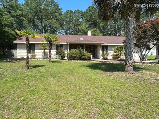 65 Wayne Dr, Arapahoe, NC 28510