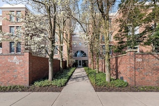 380 Green Bay Rd Unit 4D, Winnetka, IL 60093