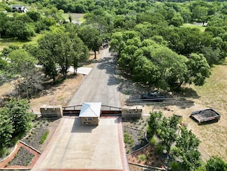1065 Woodland Rd, Weatherford, TX 76088