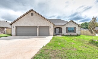 72 N Alder Ave, Farmington, AR 72730