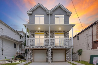 26 Slater Blvd, Staten Island, NY 10305