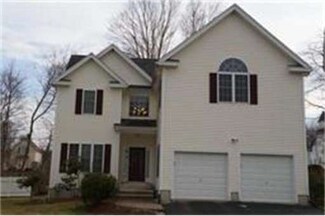 5 Meena Dr, Worcester, MA 01603