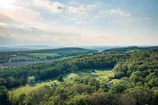 5 Homestead Farm Ln, Millerton, NY 12546