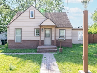 1410 N East End Ave, Round Lake Beach, IL 60073