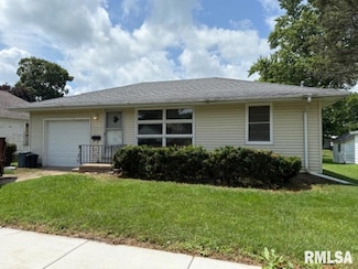 209 S Lincoln St, Washburn, IL 61570