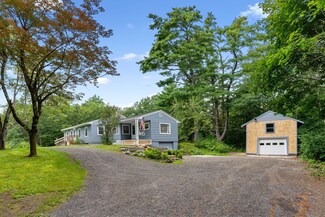 35 Dunlap Rd, Gorham, ME 04038