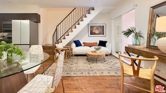 5633 Carlton Way Unit 203, Los Angeles, CA 90028