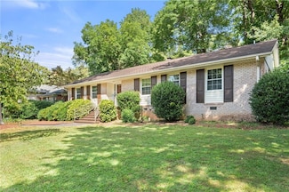 812 Larkwood Dr, Greensboro, NC 27410