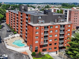 8 9th St Unit 703, Medford, MA 02155