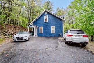 10 Rindge Rd, Fitchburg, MA 01420
