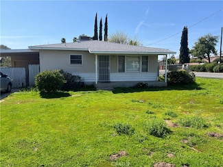 951 E 7th St, Beaumont, CA 92223
