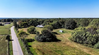 9062 Dry Creek Rd, Mount Pleasant, TN 38474