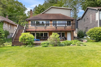 26831 N Oakdale Ln, Mundelein, IL 60060