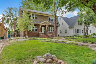 705 E 21st St, Sioux Falls, SD 57105