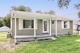 1372 S Packard Ave, Burton, MI 48509
