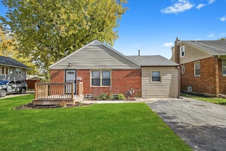 113 N Rebecca St, Glenwood, IL 60425