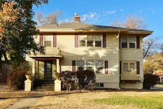 202 W 8th St, Newton, KS 67114