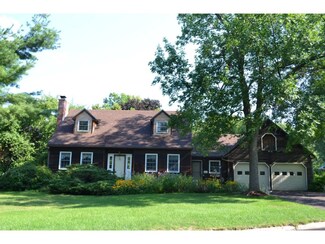 93 Olde Orchard Ln, Shelburne, VT 05482